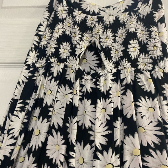 Spaghetti strap Daisy Print Sundress - Picture 5 of 6